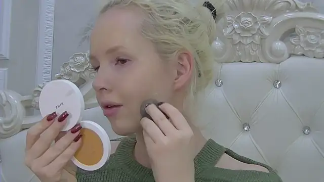 EllieFrosty  online show from January 13, 2026, 5:51 pm