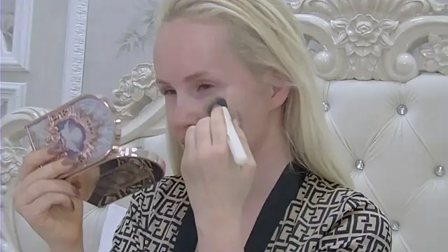 EllieFrosty  online show from February 24, 2026, 9:02 pm