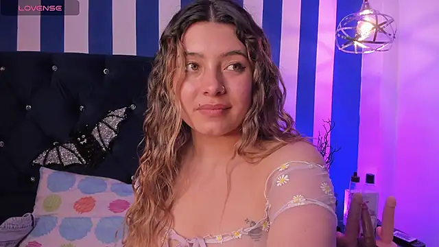 valeria rouse28 online show from November 7, 2025, 5:35 pm