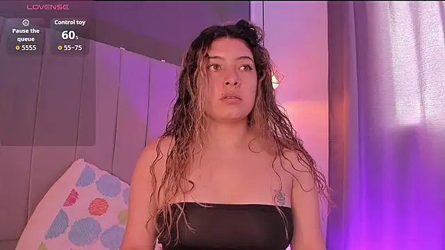 valeria rouse28 online show from November 25, 2025, 5:02 pm