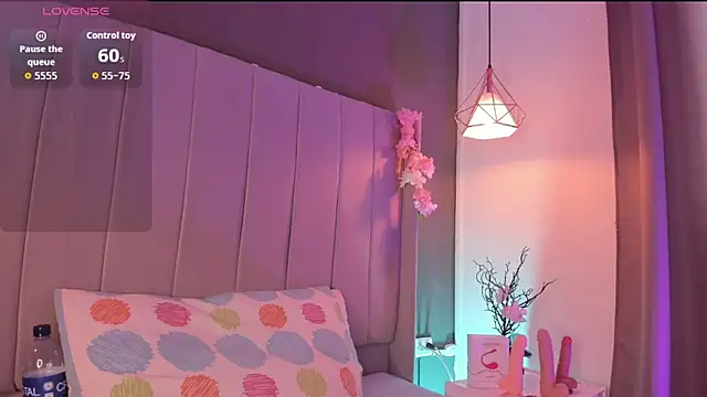 valeria rouse28 online show from November 28, 2025, 6:43 pm