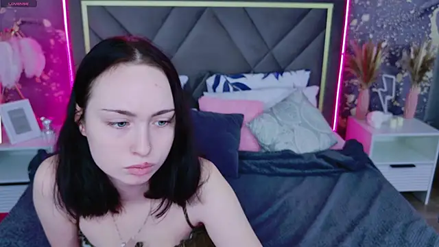 MonikaCarter online show from November 28, 2025, 12:08 pm