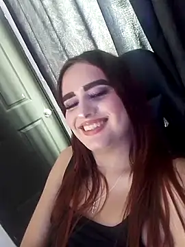 Maylu Fox online show from October 6, 2025, 3:42 pm