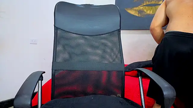 DylanGuss online show from September 17, 2025, 11:34 am