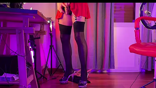 utopia2025 online show from October 20, 2025, 10:43 pm