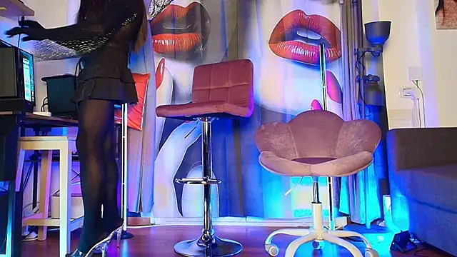 utopia2025 online show from February 11, 2026, 11:32 pm