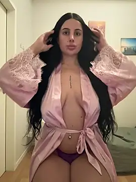 Snapshot of baddieworld1 chatting on February 26, 2026, 1:32 pm baddieworld1 online show from February 26, 2026, 1:32 pm