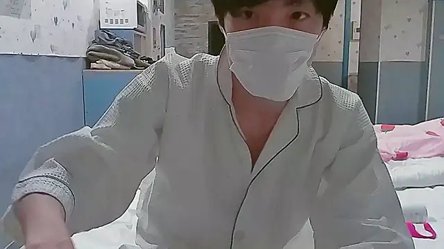 saitama0038 online show from November 12, 2025, 1:11 pm