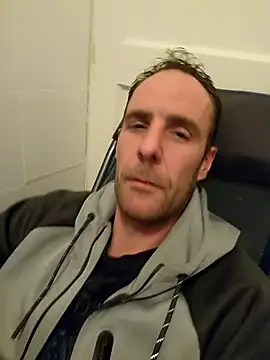 Snapshot of Mcnlrdam chatting on September 26, 2025, 8:35 pm Mcnlrdam online show from September 26, 2025, 8:35 pm