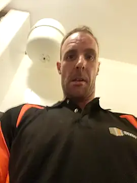 Snapshot of Mcnlrdam chatting on November 7, 2025, 9:04 pm Mcnlrdam online show from November 7, 2025, 9:04 pm