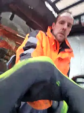 Snapshot of Mcnlrdam chatting on February 13, 2026, 8:10 am Mcnlrdam online show from February 13, 2026, 8:10 am