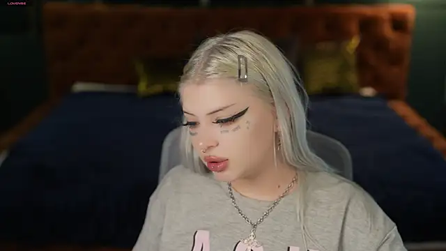 Yuki sun online show from November 22, 2025, 3:33 pm