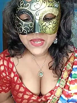 extreamhot1 online show from November 18, 2025, 7:40 pm