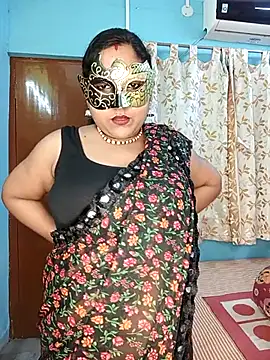 extreamhot1 online show from November 25, 2025, 7:47 pm