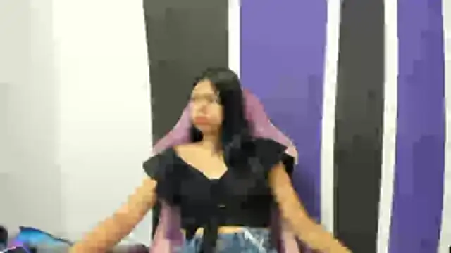 shy luna18 online show from January 11, 2026, 2:33 pm