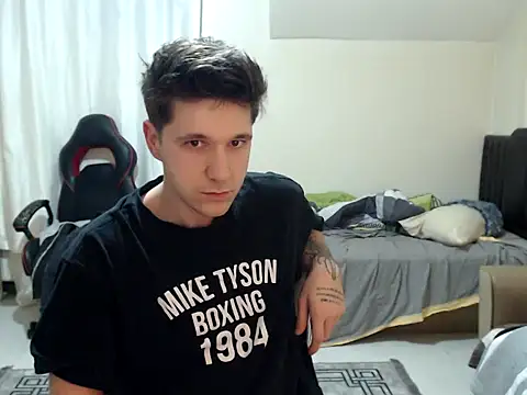 2handsomemann online show from February 9, 2026, 6:23 pm