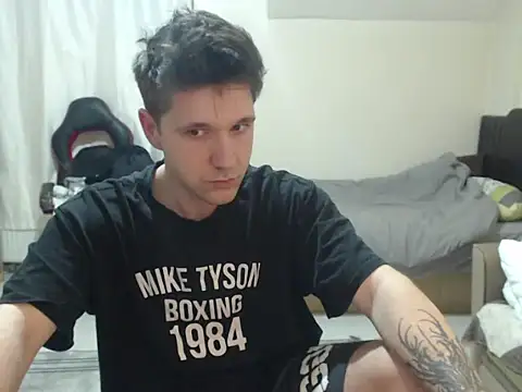 2handsomemann online show from April 9, 2026, 6:35 pm