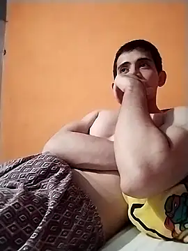 KingMaxiZ online show from September 12, 2025, 5:18 am