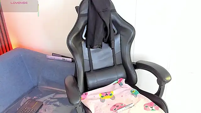 ShaunaDream online show from February 18, 2026, 4:52 am