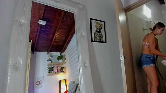 sara madrid online show from March 4, 2026, 12:33 pm