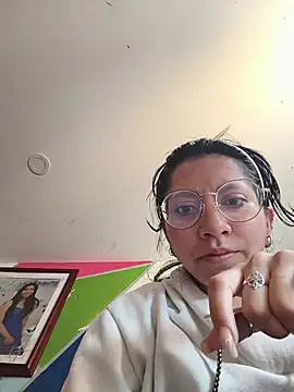 VioletxBloom online show from March 1, 2026, 4:42 pm