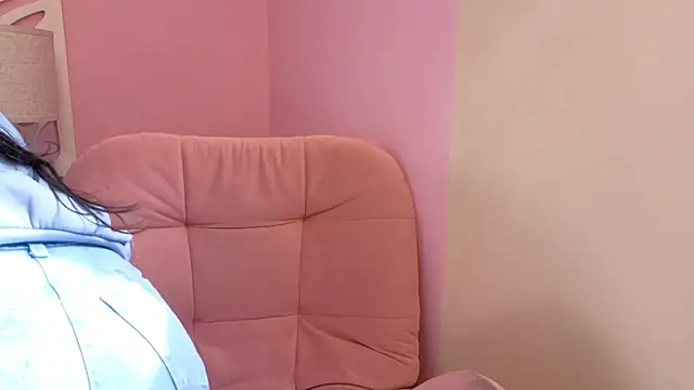 VioletxBloom online show from April 23, 2026, 1:35 pm