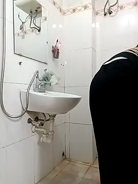 sulove xx online show from April 18, 2026, 1:48 pm