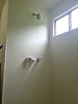 LacyLaurent online show from April 21, 2026, 3:50 pm