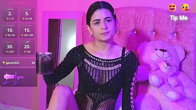 Snapshot of bella_thixx chatting on November 11, 2025, 4:34 am bella thixx online show from November 11, 2025, 4:34 am