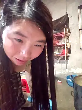 quynhkoolbae online show from March 3, 2026, 1:06 pm