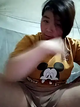 quynhkoolbae online show from April 17, 2026, 1:25 pm