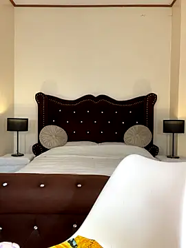 KeraEvangeline online show from December 13, 2025, 8:04 pm