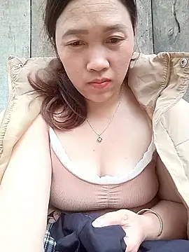 miumiu 00 online show from February 26, 2026, 9:08 am