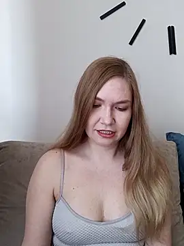 KisaVixen online show from April 21, 2026, 11:05 am