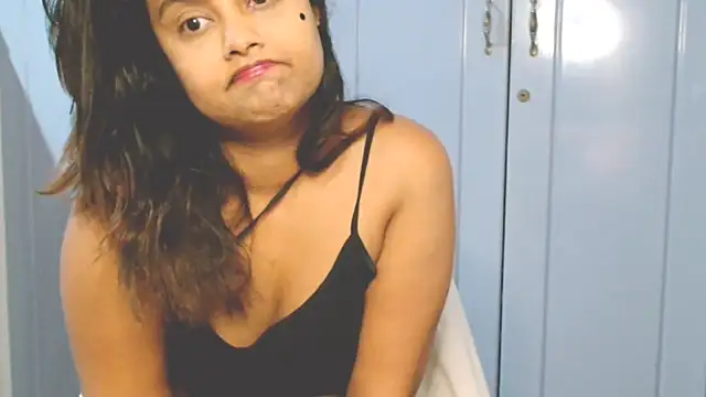 Indian GlowingMiax online show from September 18, 2025, 2:57 am