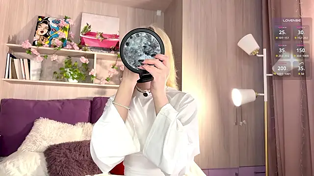 GlaydsLeveto online show from February 4, 2026, 4:07 am