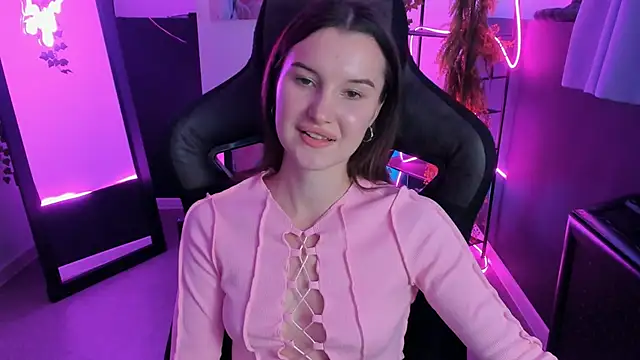 AgataWillis online show from October 13, 2025, 1:22 pm