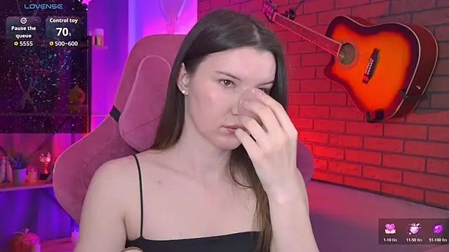 AgataWillis online show from April 18, 2026, 4:38 am