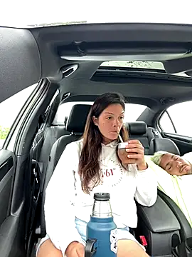 Danielaeliana online show from January 7, 2026, 2:52 pm