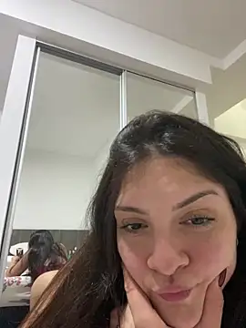 Danielaeliana online show from February 28, 2026, 4:02 am