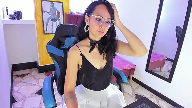 alison moon7 online show from October 10, 2025, 12:37 pm