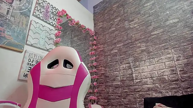 karoll  sex online show from March 9, 2026, 1:04 pm