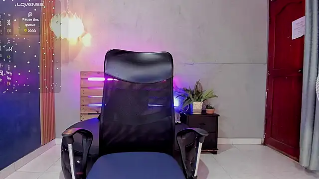 Daiisy kiss online show from November 20, 2025, 7:24 pm