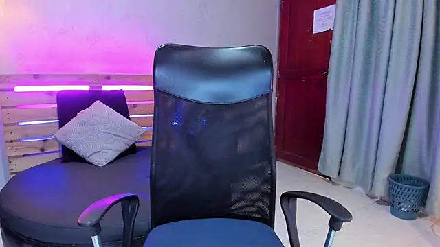 Daiisy kiss online show from November 24, 2025, 7:24 pm