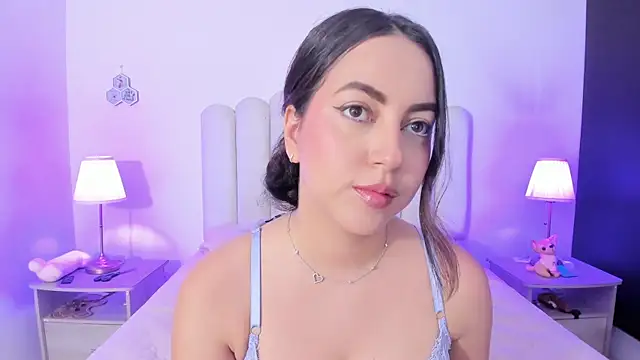 Snapshot of SofieBunnie chatting on July 14, 2026, 12:24 am SofieBunnie online show from July 14, 2026, 12:24 am