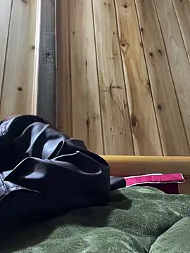 phungtiti online show from January 14, 2026, 1:39 pm