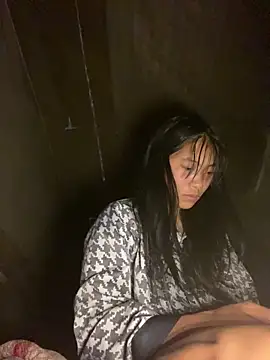 EmLy02 online show from September 9, 2025, 11:26 pm