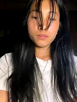 EmLy02 online show from October 31, 2025, 11:44 am