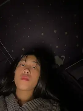 EmLy02 online show from March 7, 2026, 1:24 am