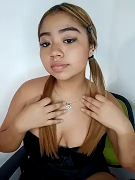 Emily  Hott online show from January 14, 2026, 9:42 pm